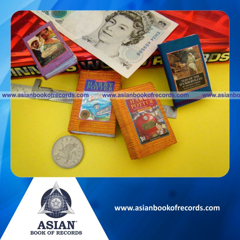 Highest Number of Miniature Books Collected by an Individual (Male)