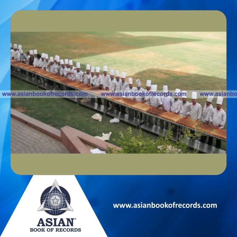 Longest Pav Bread made by a Team
