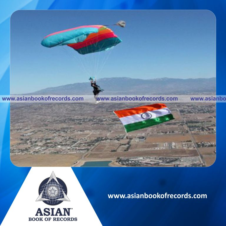 First Women Diver to Unfurled an Indian National Flag while Performing a Skydive