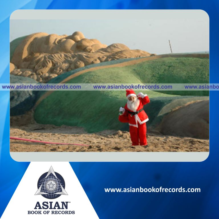 Longest Green Santa Sculpture made by an Individual (Male)