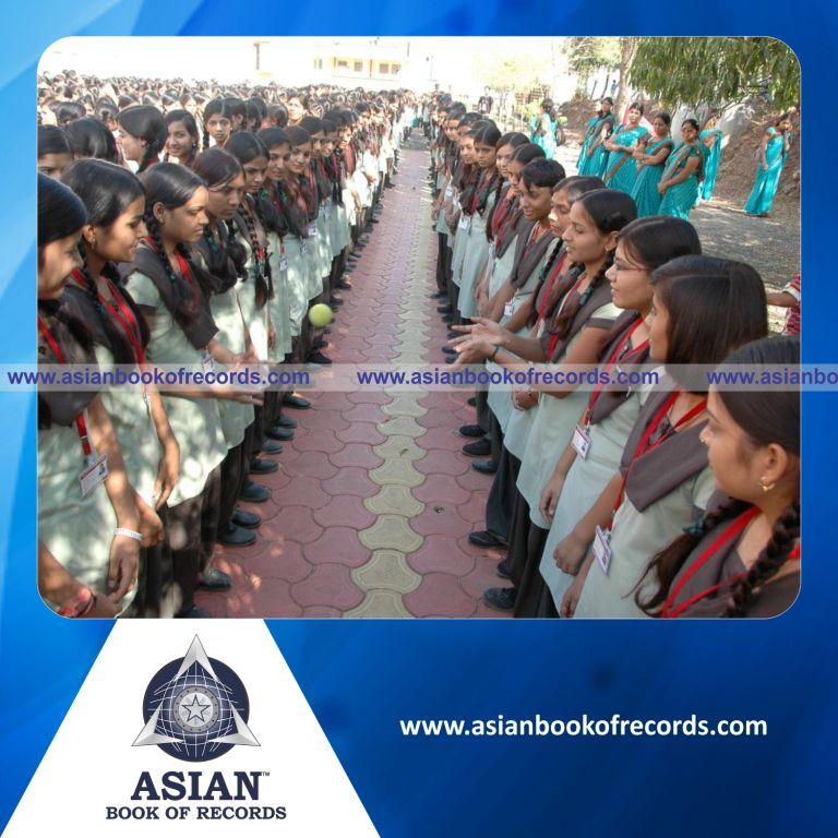 Highest Number of Participants in a Cricket Catch Relay