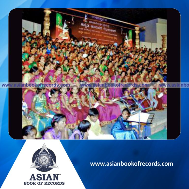 Highest Number of Folk Singers Singing Simultaneously (Single Venue)