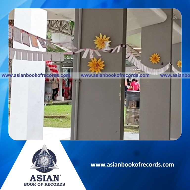 Highest Number of Message Cards Arranged in a Line